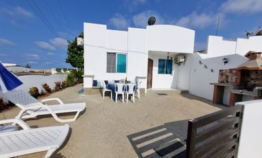 En alquiler espectacular casa esquinera full amobalda en Ciudad Punta Carnero, Salinas Ecuador