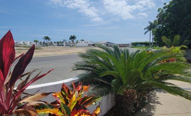 En alquiler espectacular casa esquinera full amoblada en Ciudad Punta Carnero, Salinas Ecuador