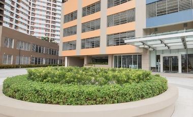 METRO MANILA High End Condo Modern Minimialist Condo near Hotel Mall Resturants and Airport Hospital School Office  HIGH END BUT AFFORDABLE CONDO IN S