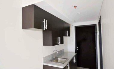 METRO MANILA High End Condo Modern Minimialist Condo near Hotel Mall Resturants and Airport Hospital School Office  HIGH END BUT AFFORDABLE CONDO IN S