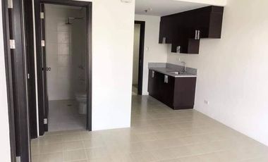 METRO MANILA High End Condo Modern Minimialist Condo near Hotel Mall Resturants and Airport Hospital School Office  HIGH END BUT AFFORDABLE CONDO IN S