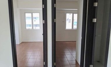 METRO MANILA High End Condo Modern Minimialist Condo near Hotel Mall Resturants and Airport Hospital School Office  HIGH END BUT AFFORDABLE CONDO IN S