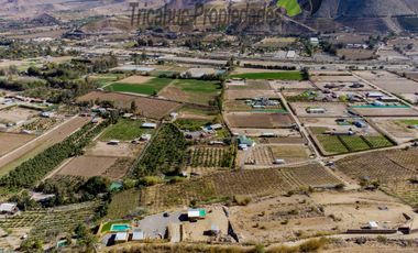 Terreno con cabañas amobladas para turistas y piscina, Valle del Elqui. $210 millones