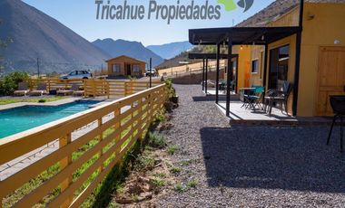 Terreno con cabañas amobladas para turistas y piscina, Valle del Elqui. $210 millones