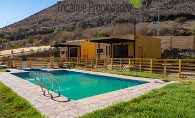Terreno con cabañas amobladas para turistas y piscina, Valle del Elqui. $210 millones