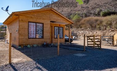 Terreno con cabañas amobladas para turistas y piscina, Valle del Elqui. $210 millones