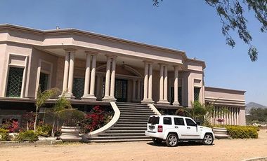 HACIENDA EN SAN AGUSTÍN TLAXIACA