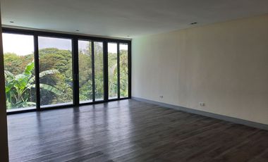 5 Bedroom house for sale in Ayala, Alabang