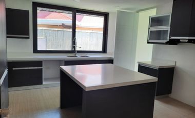 5 Bedroom house for sale in Ayala, Alabang