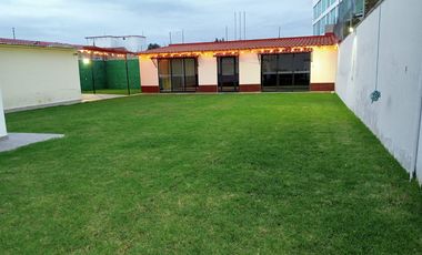 RENTA DE ESPACIO CON JARDIN