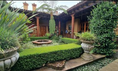 CASA EN PATZCUARO EN CENTRO HISTORICO CON 8 RECAMARAS