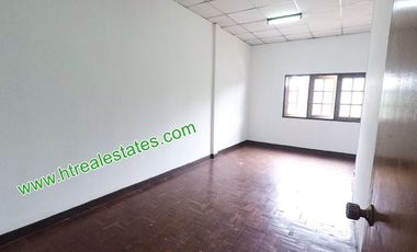 Very lovey townhome for sell in Sarapee area sell with tenant