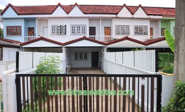 Very lovey townhome for sell in Sarapee area sell with tenant