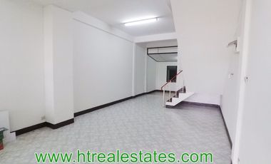 Very lovey townhome for sell in Sarapee area sell with tenant