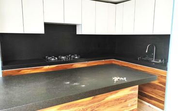 Casa en renta BOSQUE CAMELINAS, amplia, cómoda, excelente ubicación, 3 habitaciones, hermoso jardín.