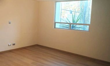 Casa en renta BOSQUE CAMELINAS, amplia, cómoda, excelente ubicación, 3 habitaciones, hermoso jardín.