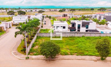 Terreno Comercial En Venta Estratégico Para Tu Negocio en Entrada de Machala