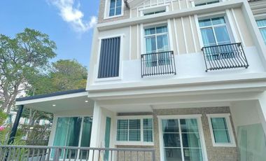 Urgent sale indy 2 Bangna-Ramkhamhaeng 2, new model townhome. In the midst of a Scandinavian style atmosphere