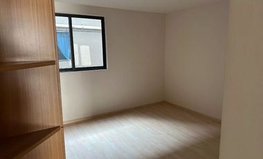 YACATAS VENDE BONITO Y AMPLIO PENTHOUSE CON BALCÓN