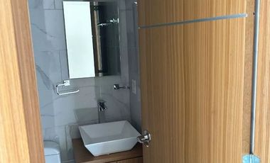 YACATAS VENDE BONITO Y AMPLIO PENTHOUSE CON BALCÓN