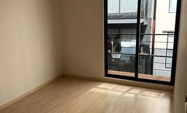YACATAS VENDE BONITO Y AMPLIO PENTHOUSE CON BALCÓN