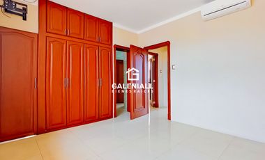 Casa de 5 habitaciones en Venta en La Carolina, Machala