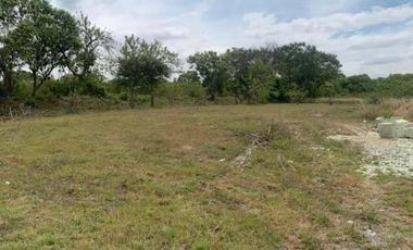 terreno a un lado del club de golf san Agustín Etla