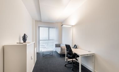 Private office space for 1 person in Regus Colours Town Center