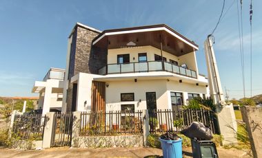 Miami South Forbes | Fully Furnished 2 Bedroom House and Lot For Sale in South Forbes, Silang Cavite