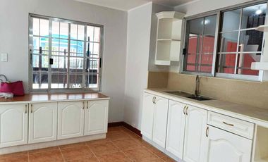 Newly Renovated Spacious 4 Bedrooms House in Primavera Hills
