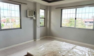 Newly Renovated Spacious 4 Bedrooms House in Primavera Hills