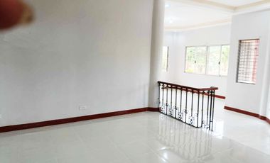 Newly Renovated Spacious 4 Bedrooms House in Primavera Hills