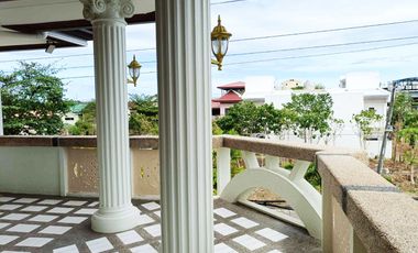 Newly Renovated Spacious 4 Bedrooms House in Primavera Hills
