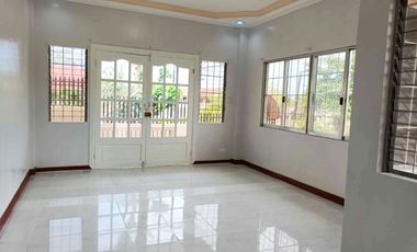 Newly Renovated Spacious 4 Bedrooms House in Primavera Hills