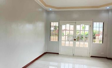 Newly Renovated Spacious 4 Bedrooms House in Primavera Hills