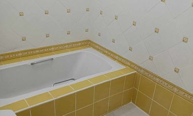 Newly Renovated Spacious 4 Bedrooms House in Primavera Hills