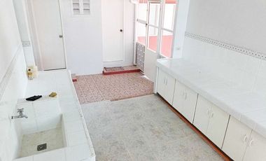 Newly Renovated Spacious 4 Bedrooms House in Primavera Hills