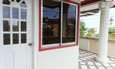 Newly Renovated Spacious 4 Bedrooms House in Primavera Hills
