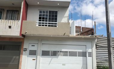 Casa en venta en la Colonia Pocitos y Rivera junto a una gasolinera nueva excelente ubicación en Veracruz ver