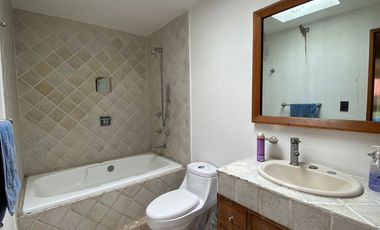 Casa en venta con salida a Campo de Golf las Fuentes, Puebla Ideal para oficinas