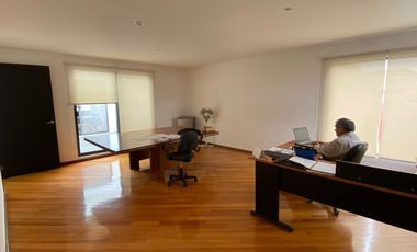Casa en venta con salida a Campo de Golf las Fuentes, Puebla Ideal para oficinas
