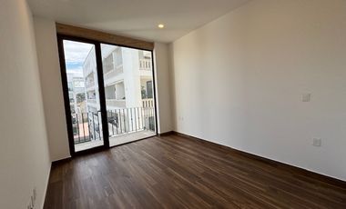 Venta de Departamento de 4 recámaras en Real Antigua, Zona Esmeralda. Atizapán de Zaragoza.