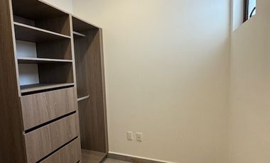 Venta de Departamento de 4 recámaras en Real Antigua, Zona Esmeralda. Atizapán de Zaragoza.