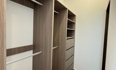 Venta de Departamento de 4 recámaras en Real Antigua, Zona Esmeralda. Atizapán de Zaragoza.