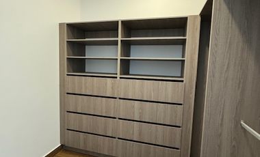 Venta de Departamento de 4 recámaras en Real Antigua, Zona Esmeralda. Atizapán de Zaragoza.