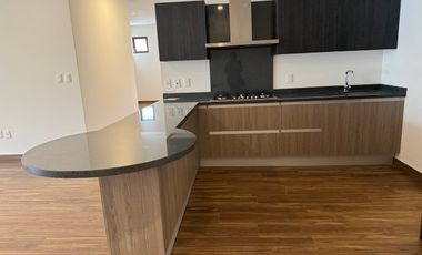 Venta de Departamento de 4 recámaras en Real Antigua, Zona Esmeralda. Atizapán de Zaragoza.