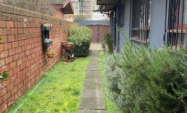 Amplia casa sector Av. Alemania