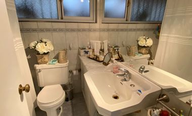 Amplia casa sector Av. Alemania