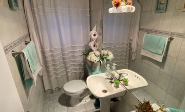 Amplia casa sector Av. Alemania