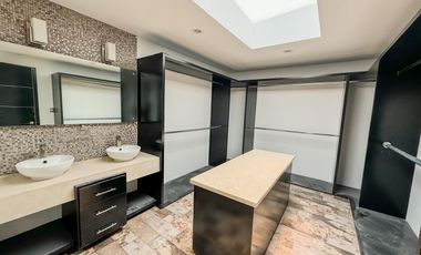 RENTO CASA MODERNA EN CONDADO DE SAYAVEDRA